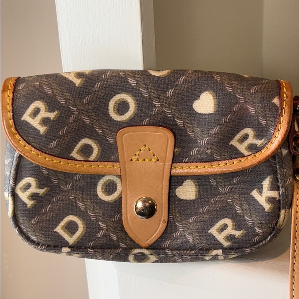 Dooney & Bourke Clutch/Wristlet - Picture 2 of 9